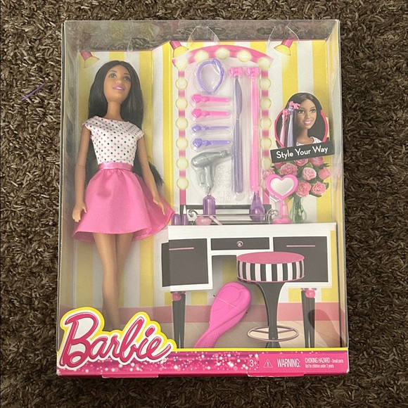 Barbie Fashion Doll Set - Picture 1 of 6
